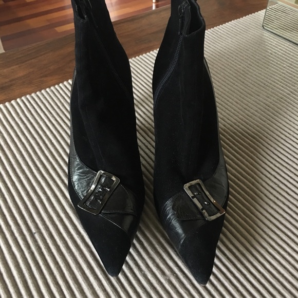 Black suede ankle booties - Picture 2 of 6